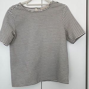 Ann Taylor LOFT. Boxy stripped tee. Scoop neck. Size small.